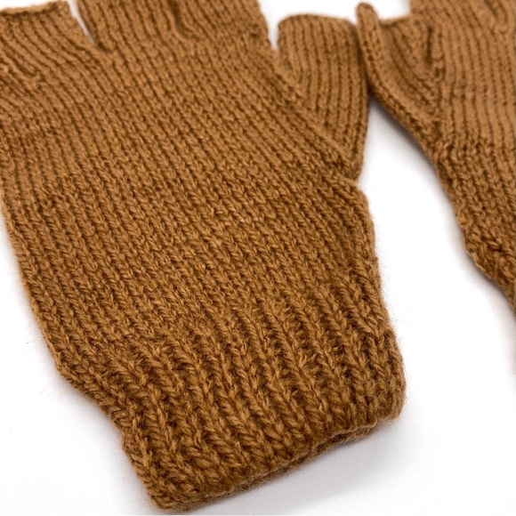 Hand Knit • NWOT Peruvian Fingerless Gloves OS - Picture 5 of 10